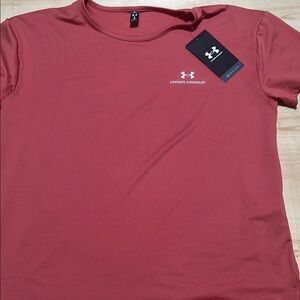 New Under Armour Women's peach Top Small